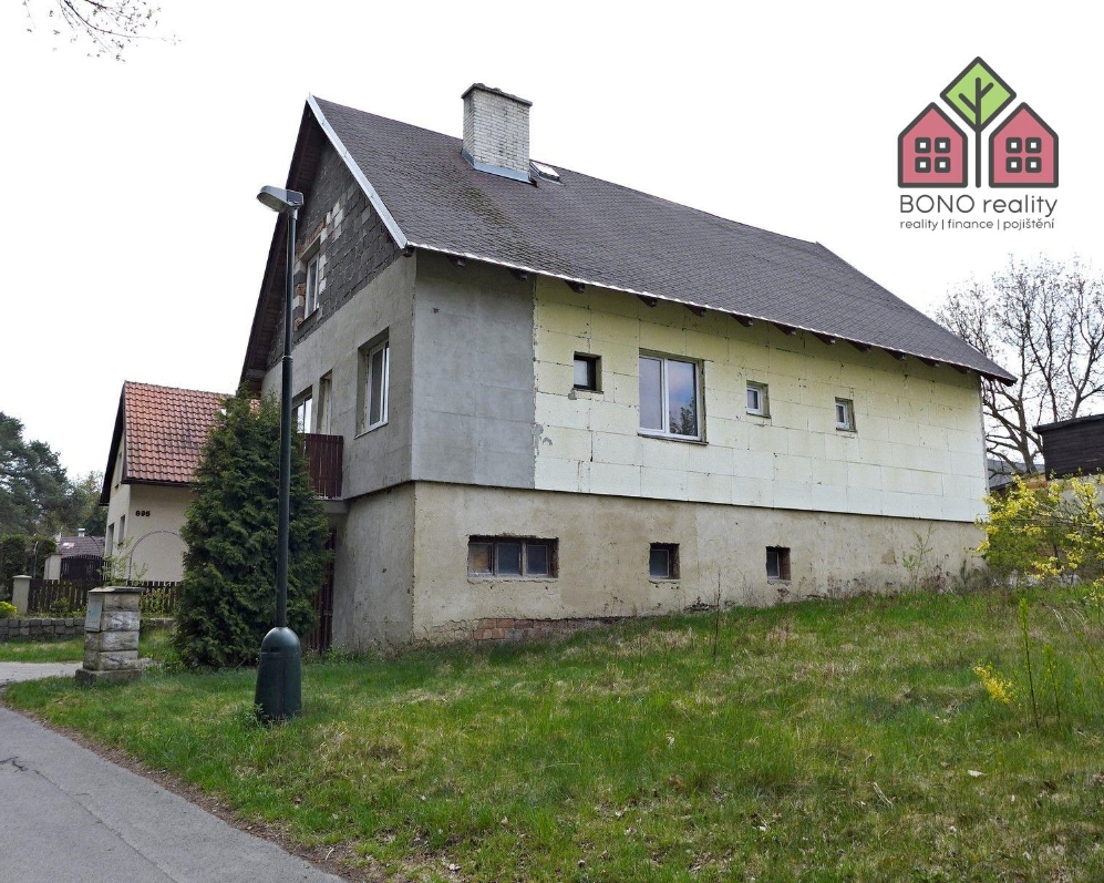 Rodinný dům 5+1 se zahradou, pozemek 832 m2, Doksy, ulice Rekreační