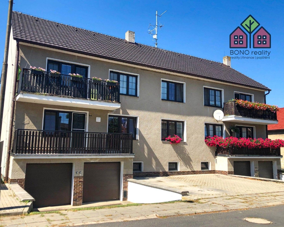 3+1, 69 m2, družstevní vlastnictví, garáž a parkovací stání, obec Hrobce, ulice Polní