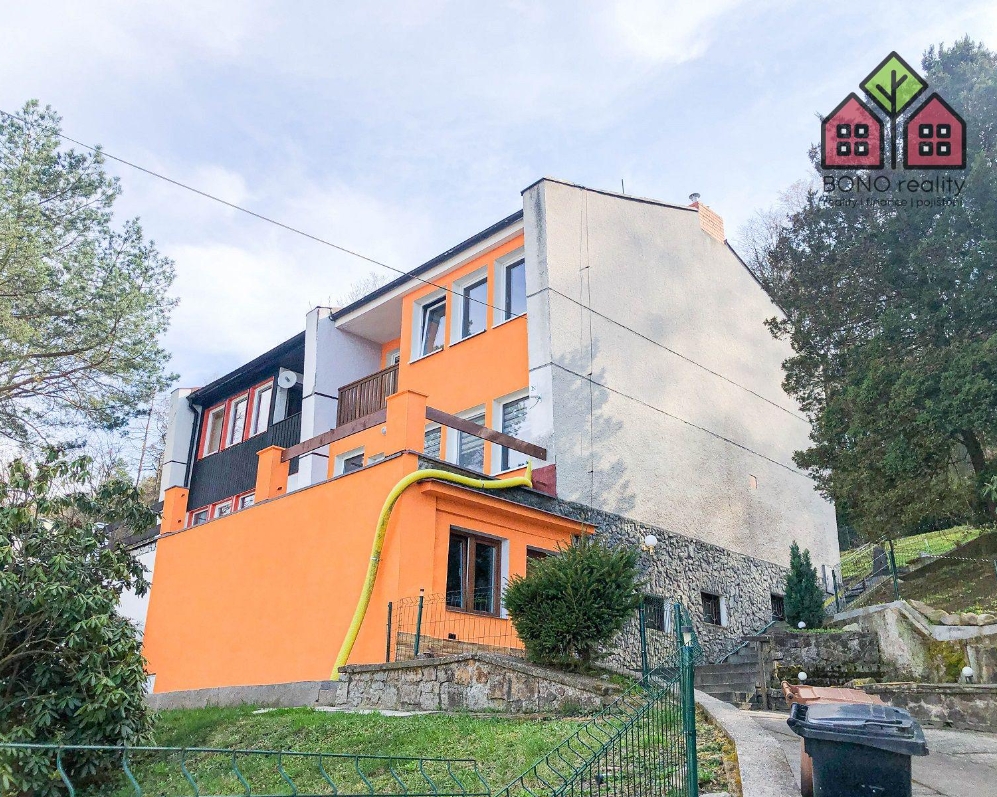 RD 4+1, po rekonstrukci, pozemek 919 m2, pergola, bazén, Ústí nad Labem - Bukov, ulice Hynaisova