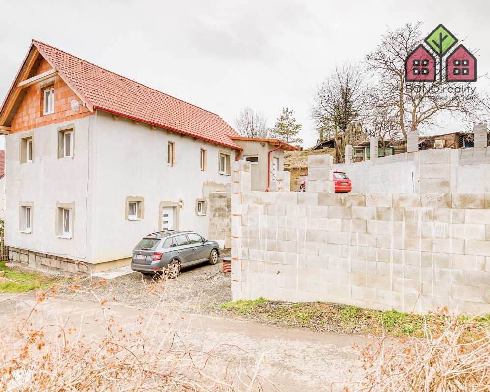 2+1, 47 m2, 1. NP novostavby RD, parkovací stání, okres Litoměřice, obec Bílinka