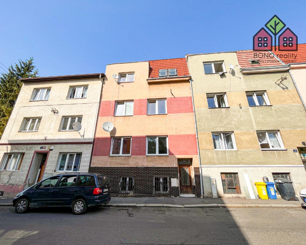 Bytový dům, 3 byty, sklep, zahrada 155 m2, obec Trmice, ul. Na Pískách