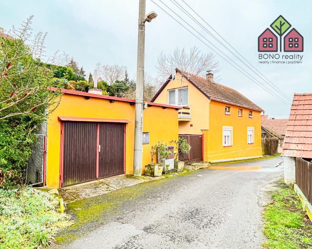 RD, 3+kk, 141 m2, zahrada 226 m2, garáž s dílnou, sklep, obec Křesín, část Levousy