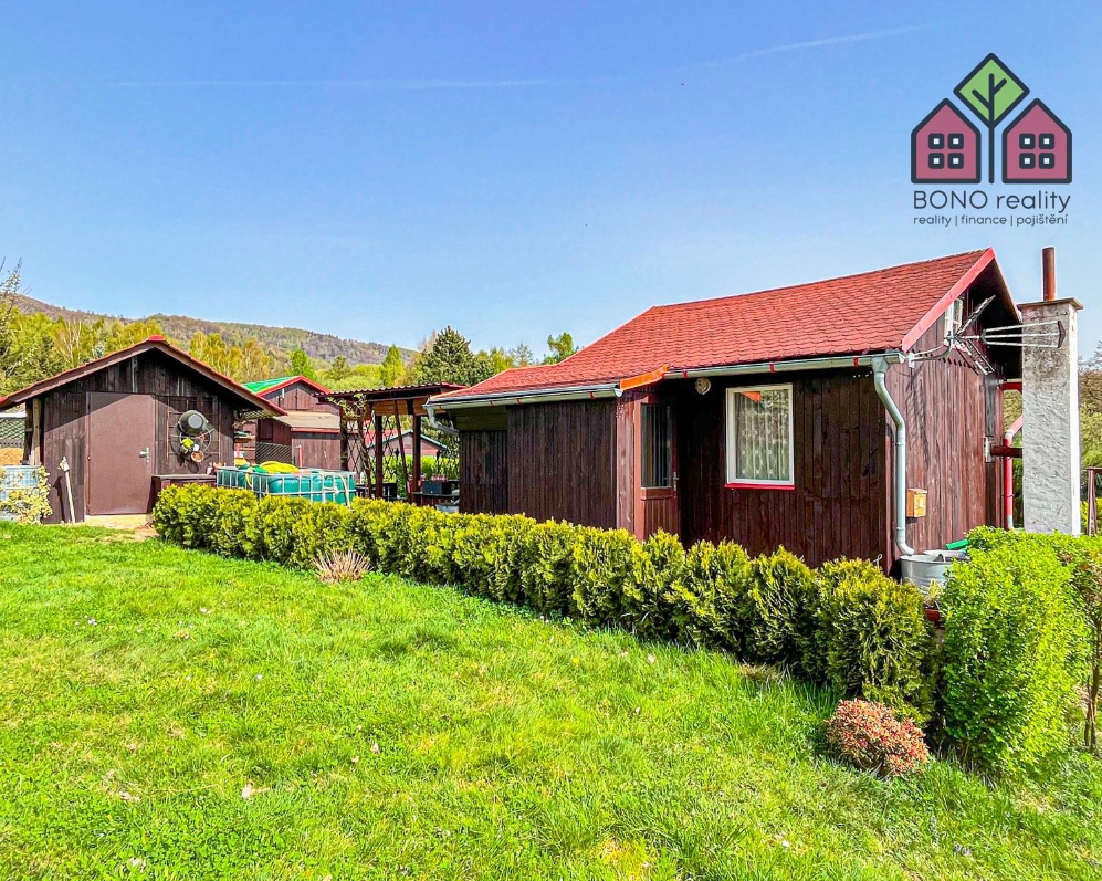 Zděná chata, OV, výměra 27 m2, zahrada 441 m2, pergola, zahradní domek, obec Chlumec, část Žandov