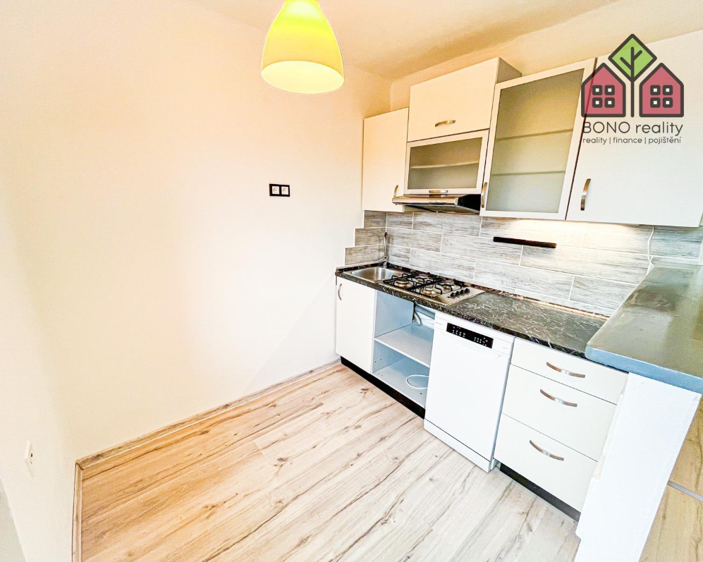 Byt, OV, 2+kk, výměra 32 m2, po rekonstrukci, sklep, obec Kladno, část Rozdělov, ul. Sevastopolská.