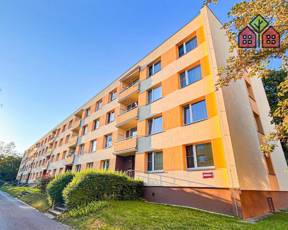 Byt, OV, dispozice 3+1, plocha 69 m2, po rekonstrukci, komora, kóje, obec Litoměřice, ul Jungmannova