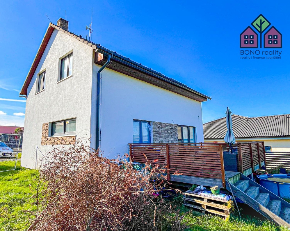 RD, 5+kk, plocha 134 m2, terasa 23 m2, zahrada 861 m2, klid, obec Chomutov, ul. U Kamencového jezera