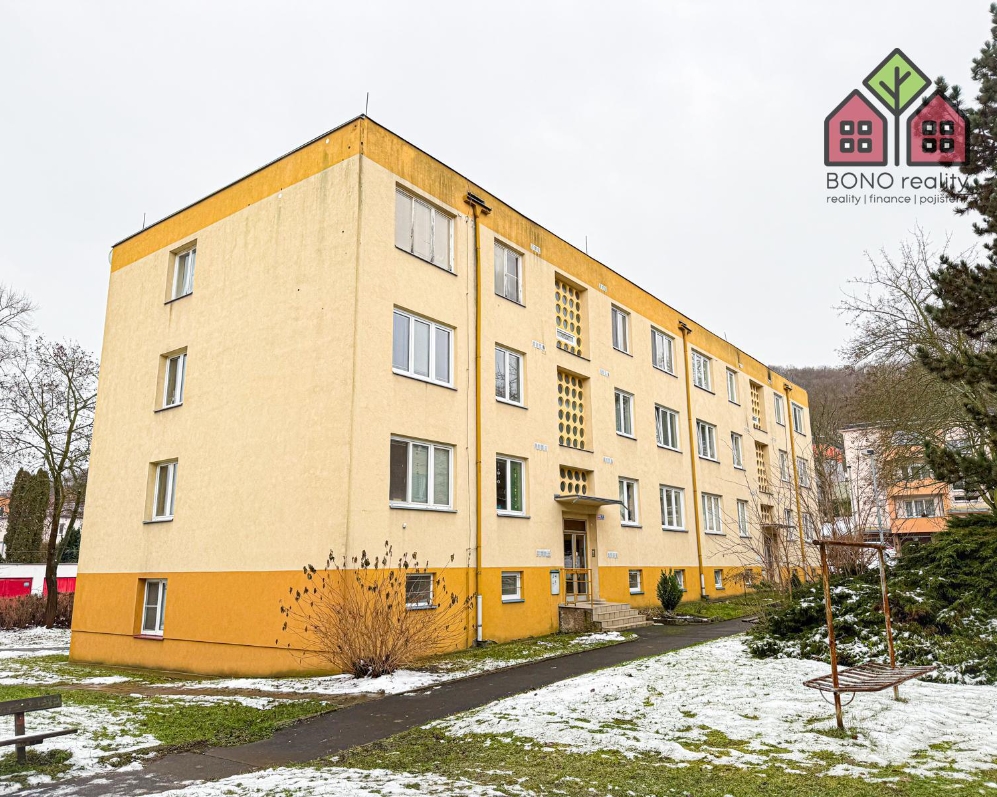 Byt, OV, dispozice 2+1, výměra 52 m2, lodžie 3 m2, sklep 3 m2, Ústí N/L - Bukov, ul. Bratří Čapků