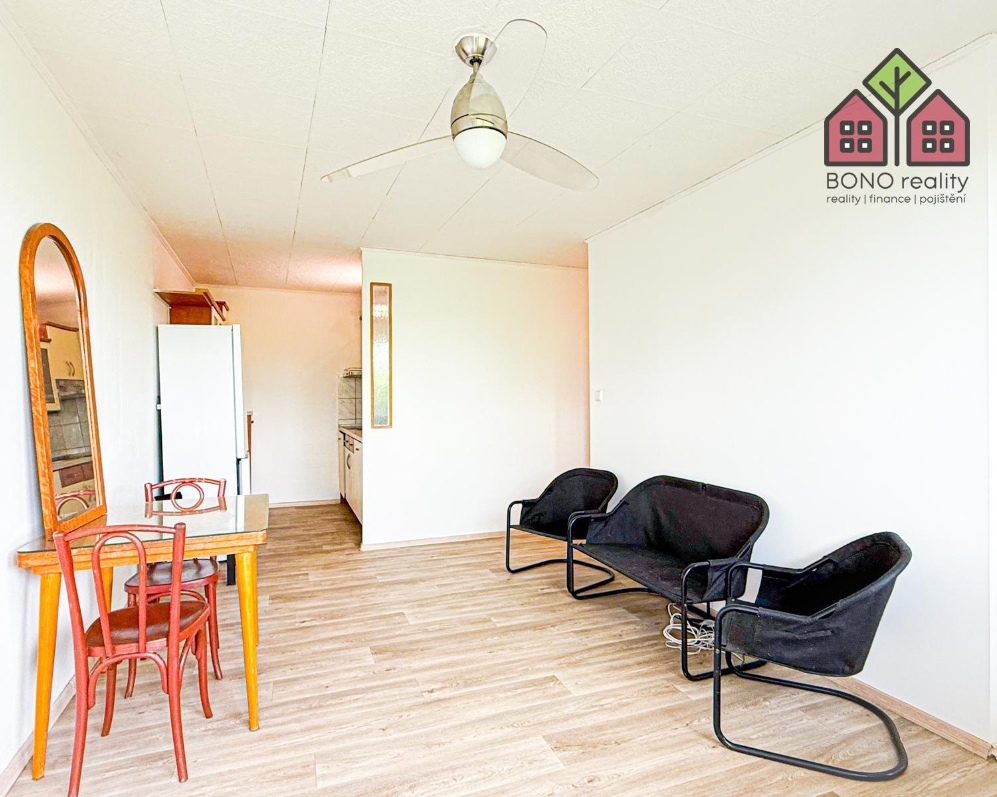 Družstevní byt o dispozici 2+kk, dobrý stav, lodžie 6 m2, komora na patře, obec Teplice, sídliště Šanov, ulice Trnovanská